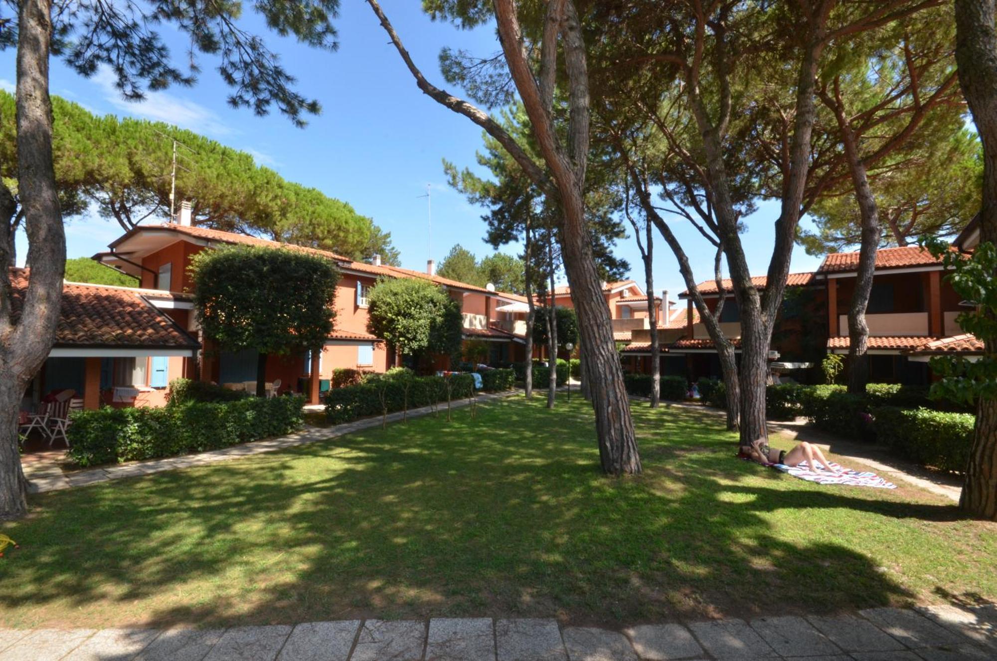 Villaggio Euro Residence Club ビビオーネ エクステリア 写真