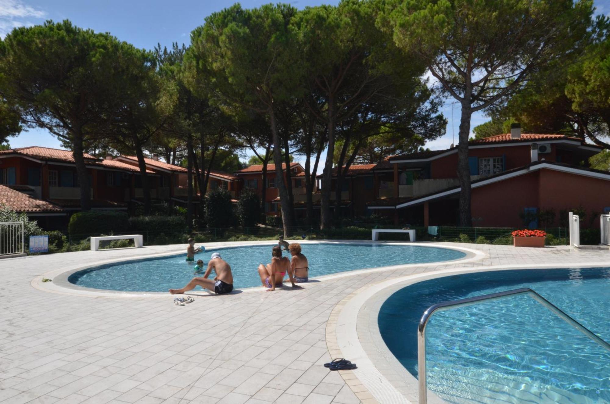 Villaggio Euro Residence Club ビビオーネ エクステリア 写真