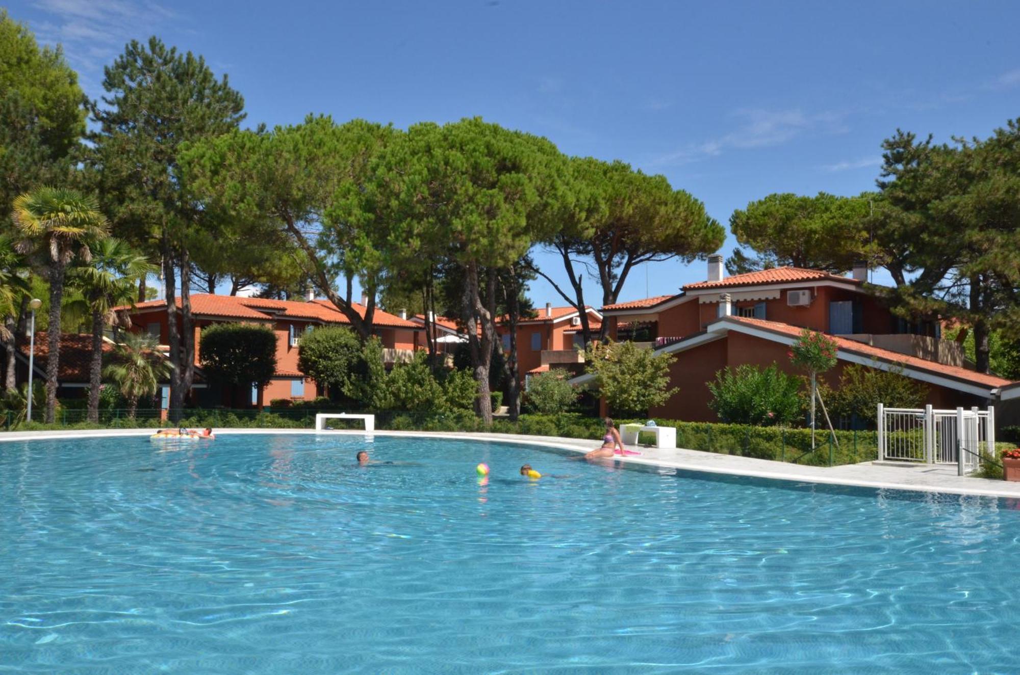 Villaggio Euro Residence Club ビビオーネ エクステリア 写真